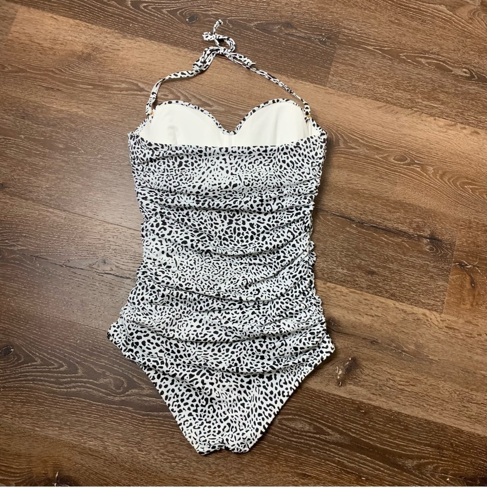 Victoria’s Secret Womens white black printed ruched one piece swimsuit 38C - Picture 7 of 9